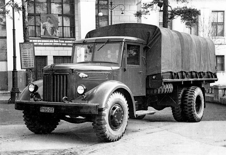 Тяжелый грузовик МАЗ-200