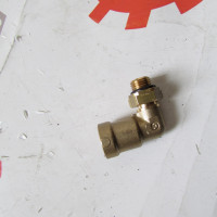 Фитинг угловой КАМАЗ для D6502 8-M10x1-S