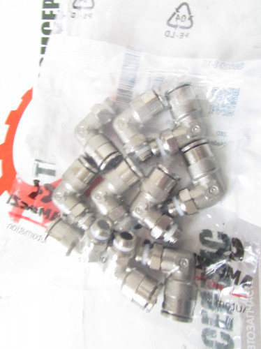 Фитинг угловой 8-1/8 поворотный Camozzi S6520